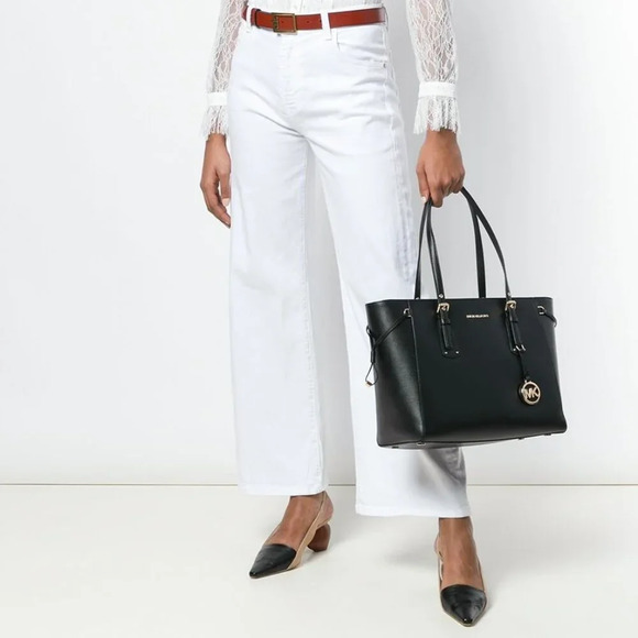 Black Voyager Medium Crossgrain Leather Tote Bag, Michael Kors, One Size - Picture 2 of 8